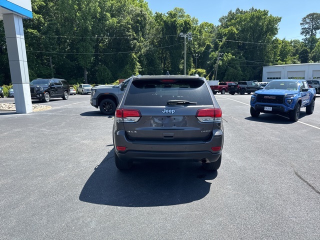 Vehicle image 6 of 16