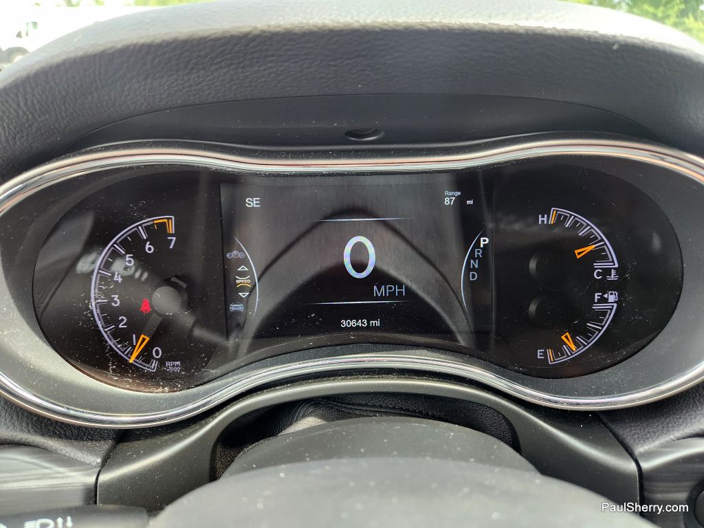 Vehicle image 32 of 44