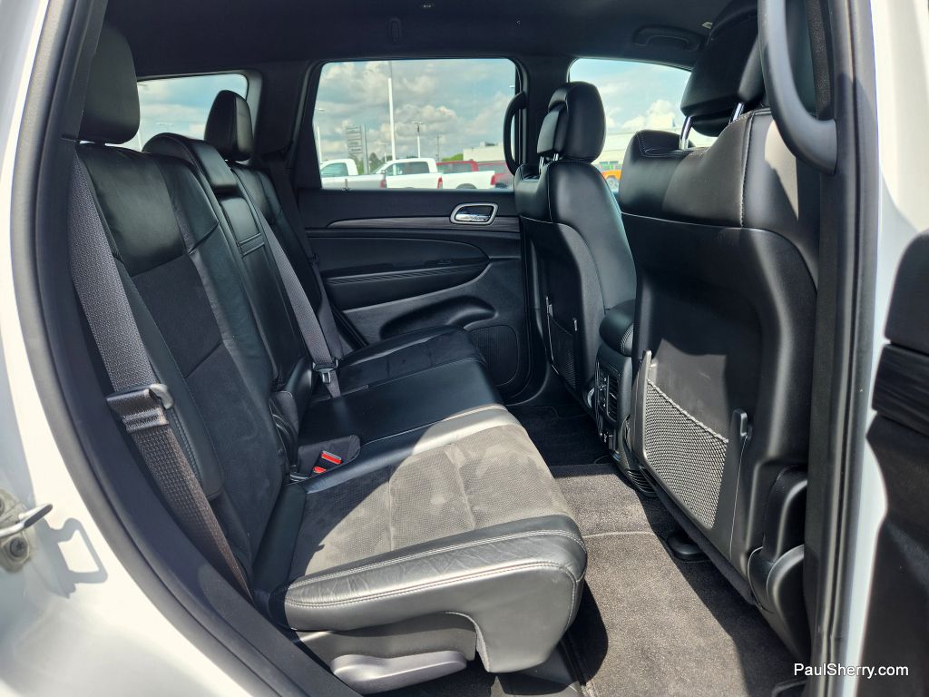 Vehicle image 36 of 44