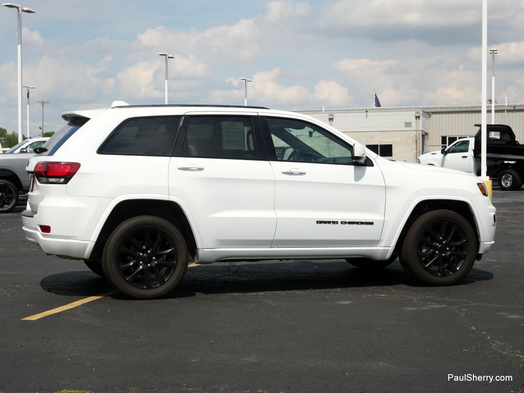 Vehicle image 5 of 44
