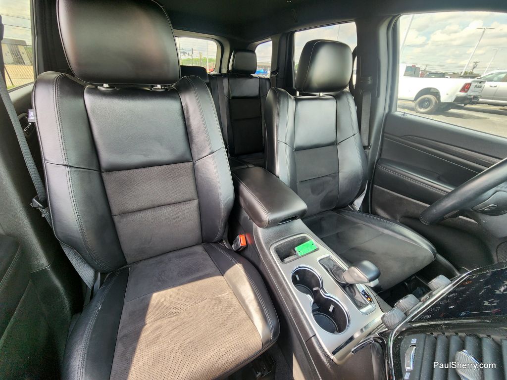 Vehicle image 25 of 44
