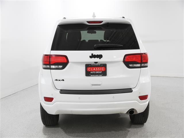 Vehicle image 4 of 25