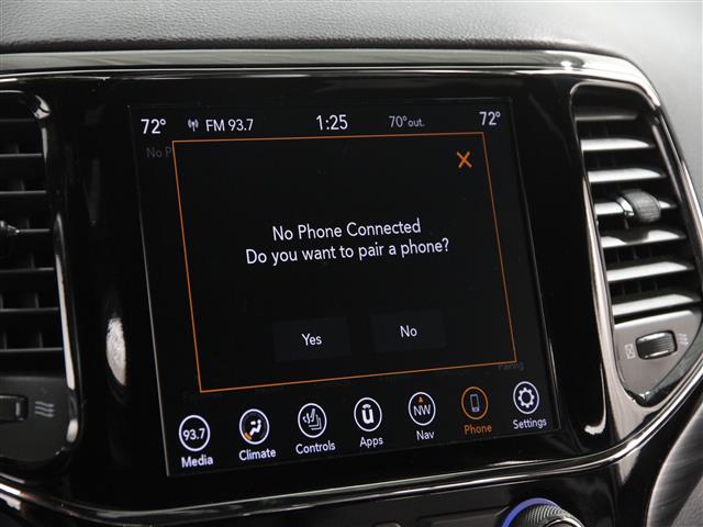 Vehicle image 15 of 25