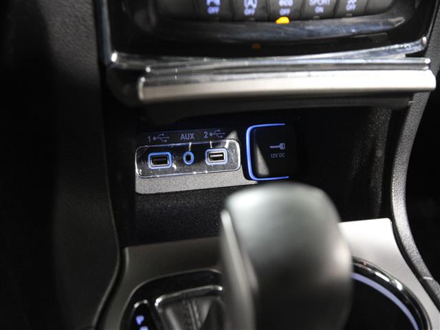 Vehicle image 19 of 25
