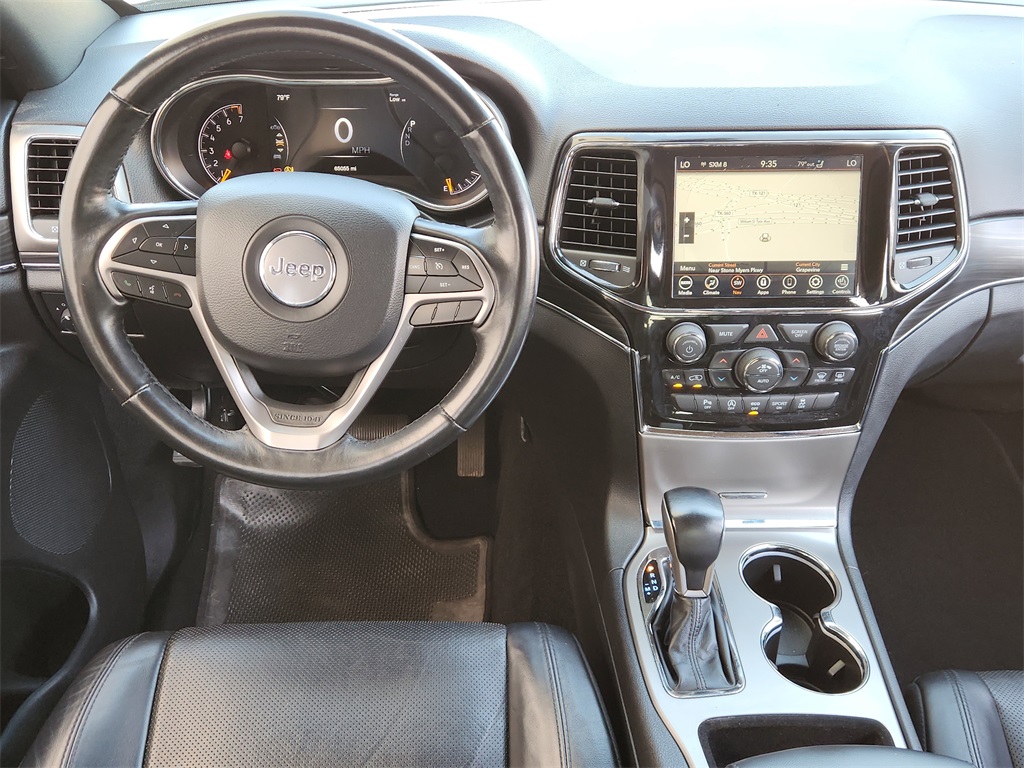 Vehicle image 18 of 33