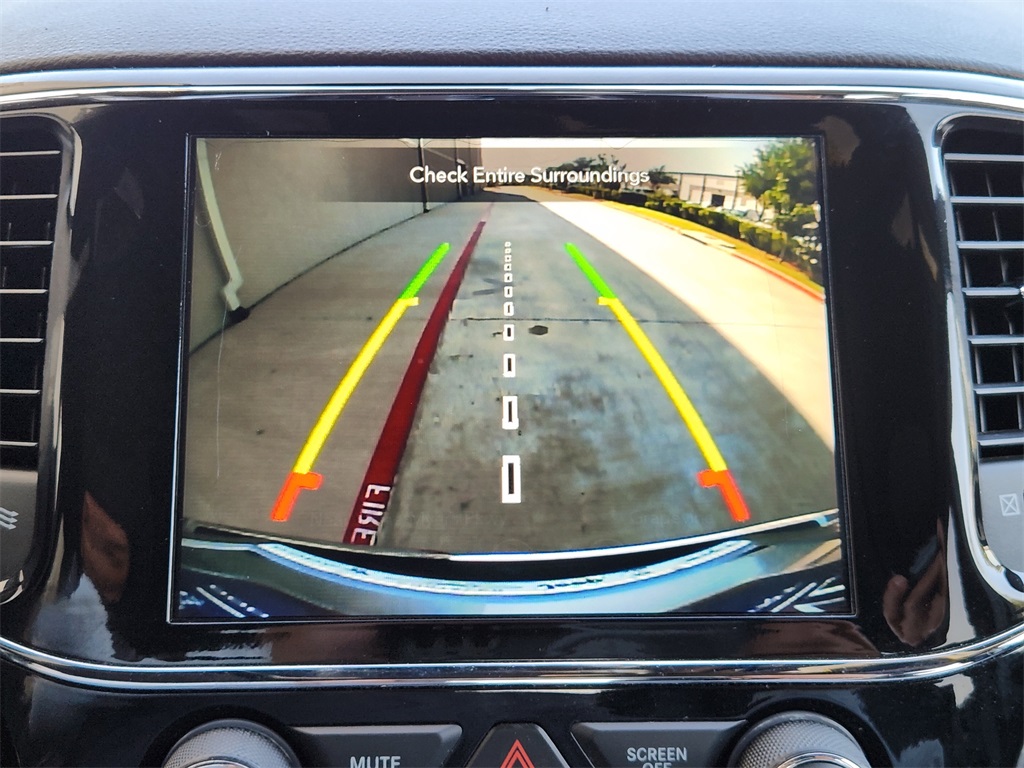Vehicle image 11 of 33