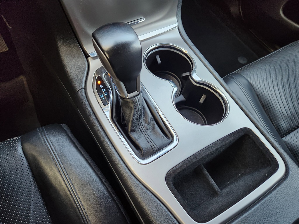 Vehicle image 14 of 33