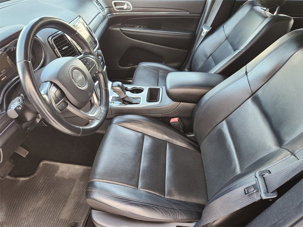 Vehicle image 24 of 33