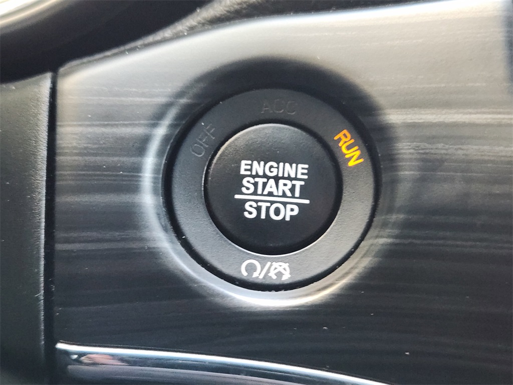 Vehicle image 13 of 33