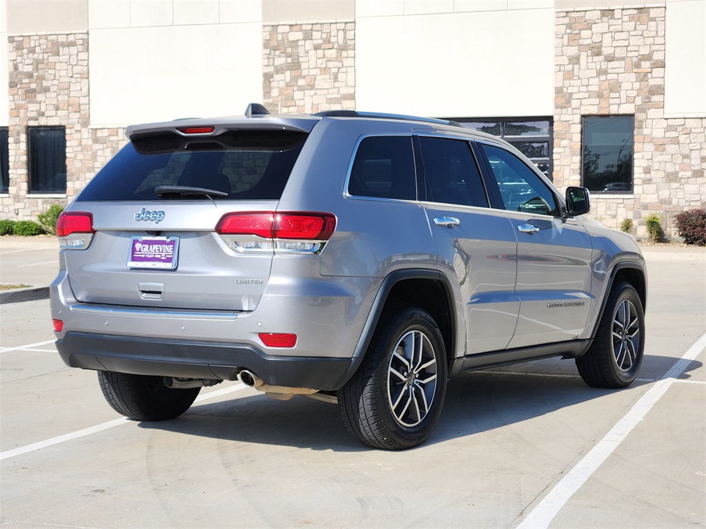 Vehicle image 4 of 33