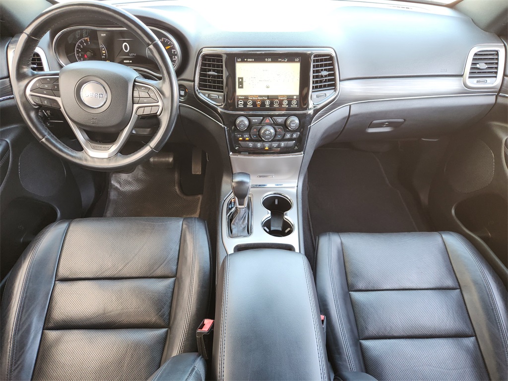 Vehicle image 8 of 33
