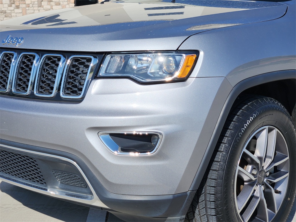 Vehicle image 20 of 33