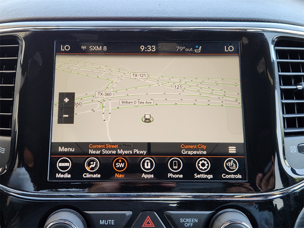 Vehicle image 10 of 33