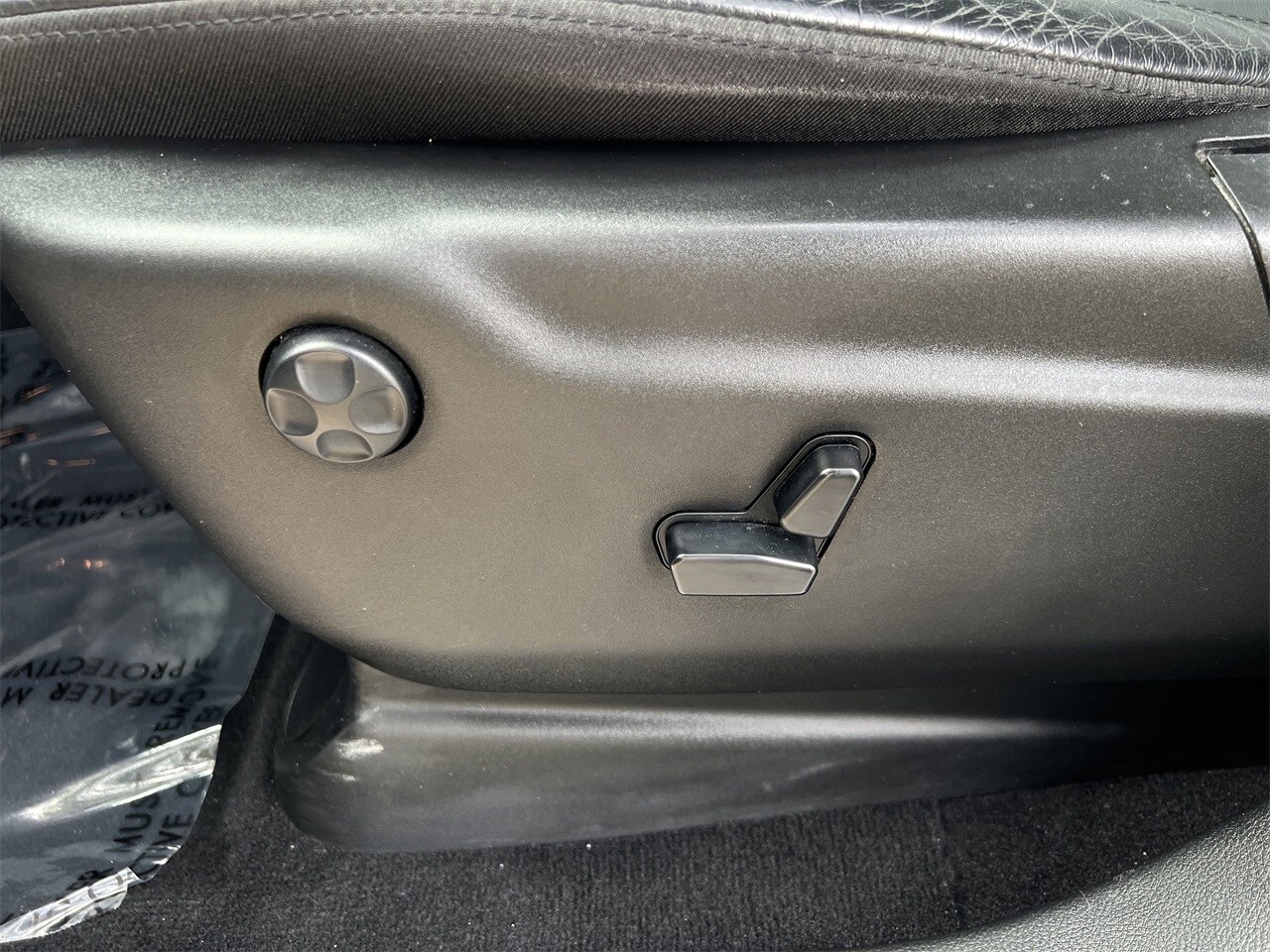 Vehicle image 21 of 26