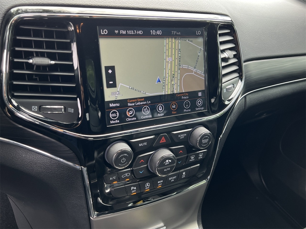 Vehicle image 14 of 26