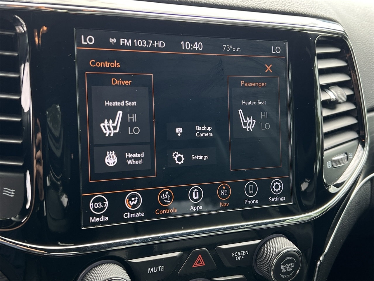 Vehicle image 16 of 26