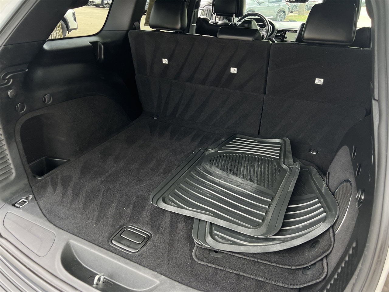 Vehicle image 24 of 26
