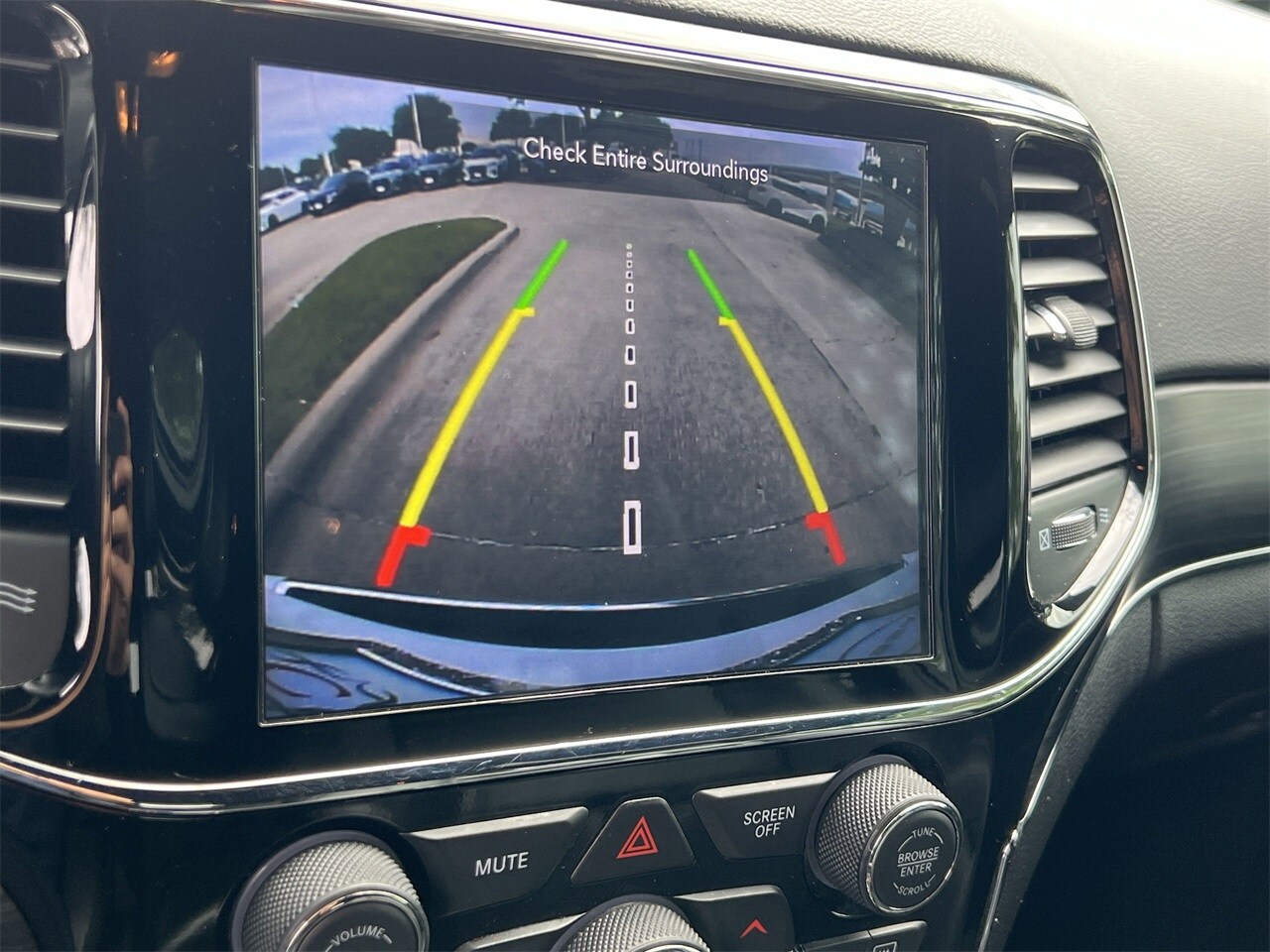 Vehicle image 15 of 26