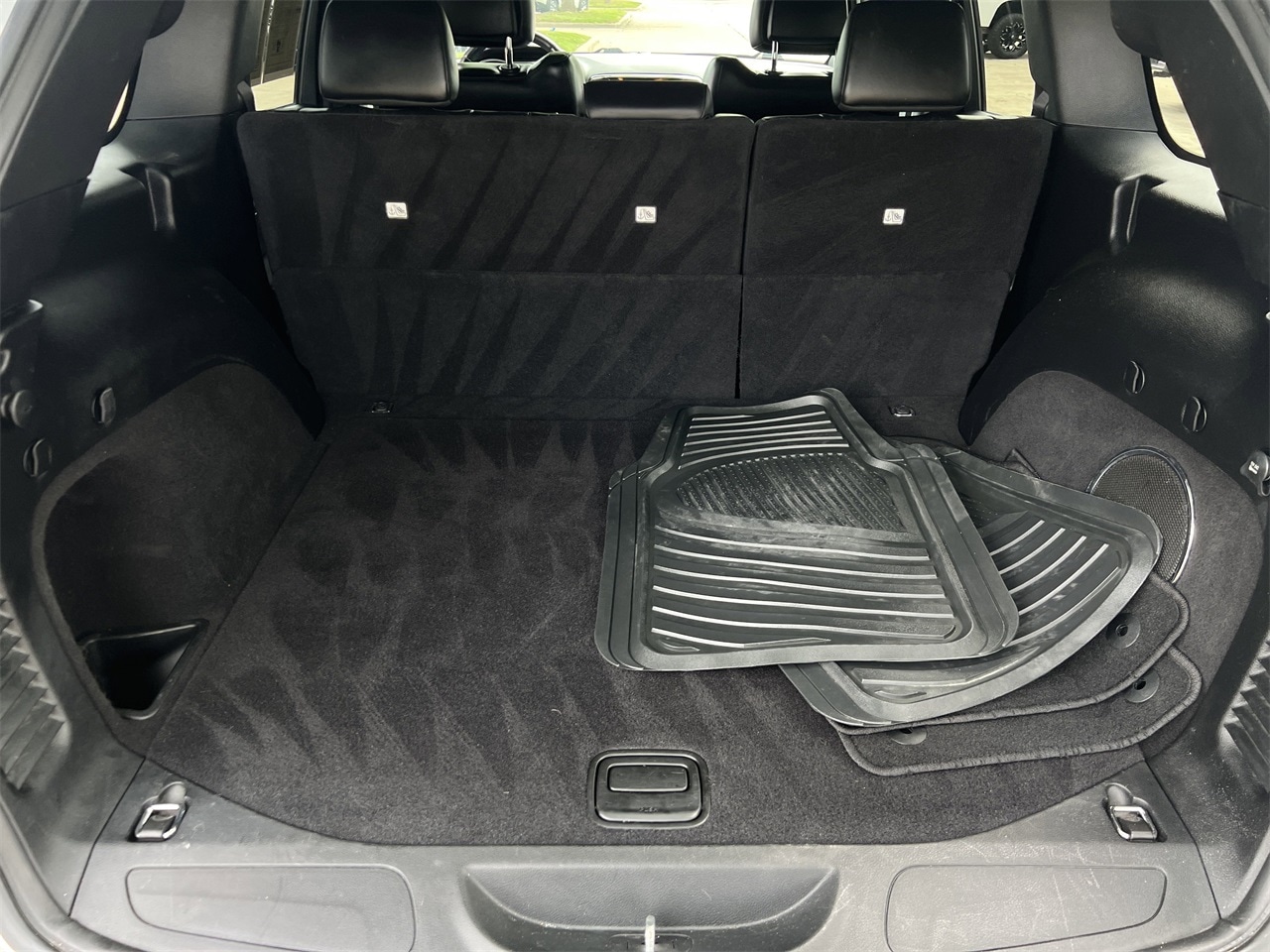 Vehicle image 25 of 26