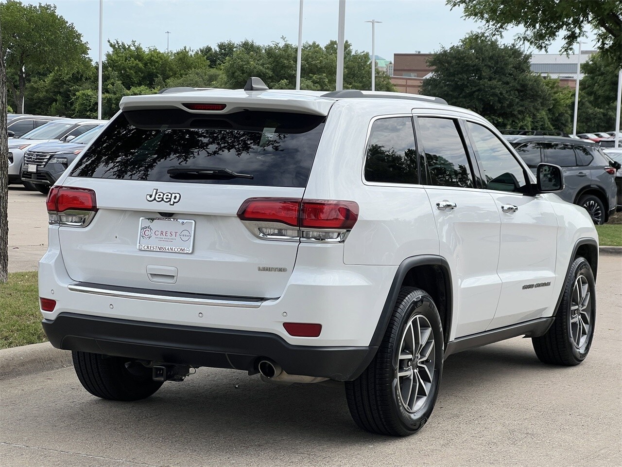 Vehicle image 4 of 26