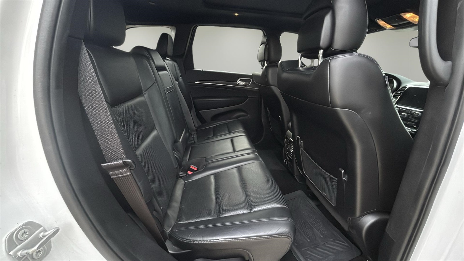 Vehicle image 11 of 22