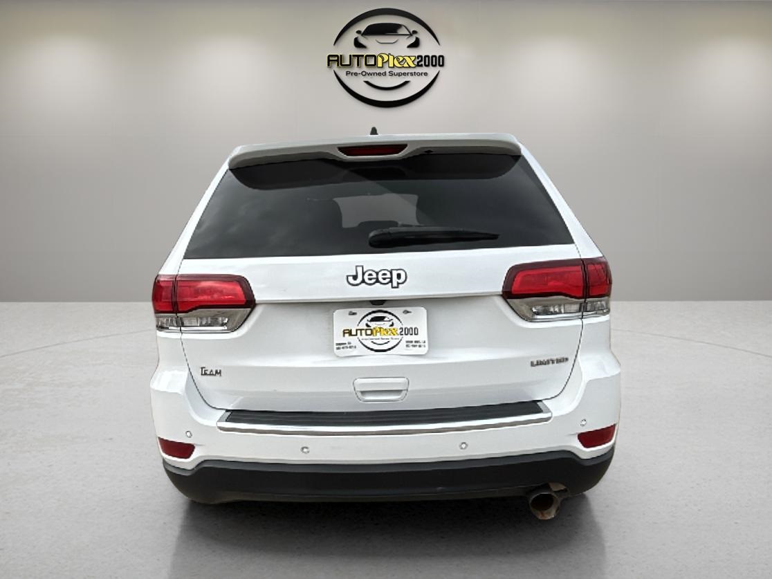 Vehicle image 4 of 22