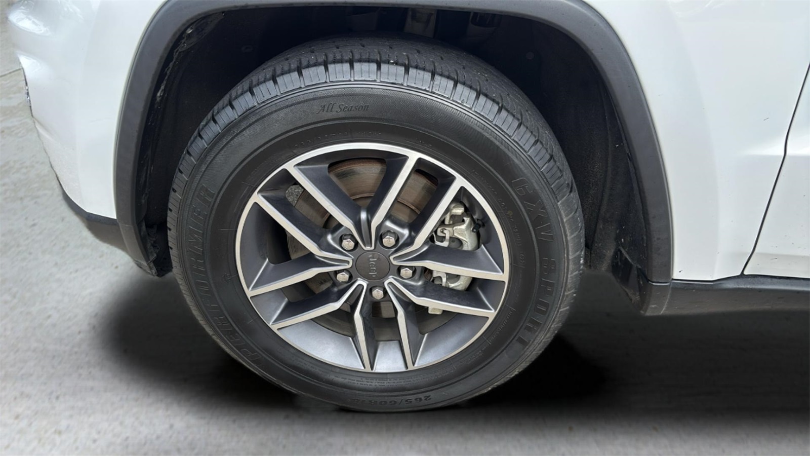 Vehicle image 17 of 22