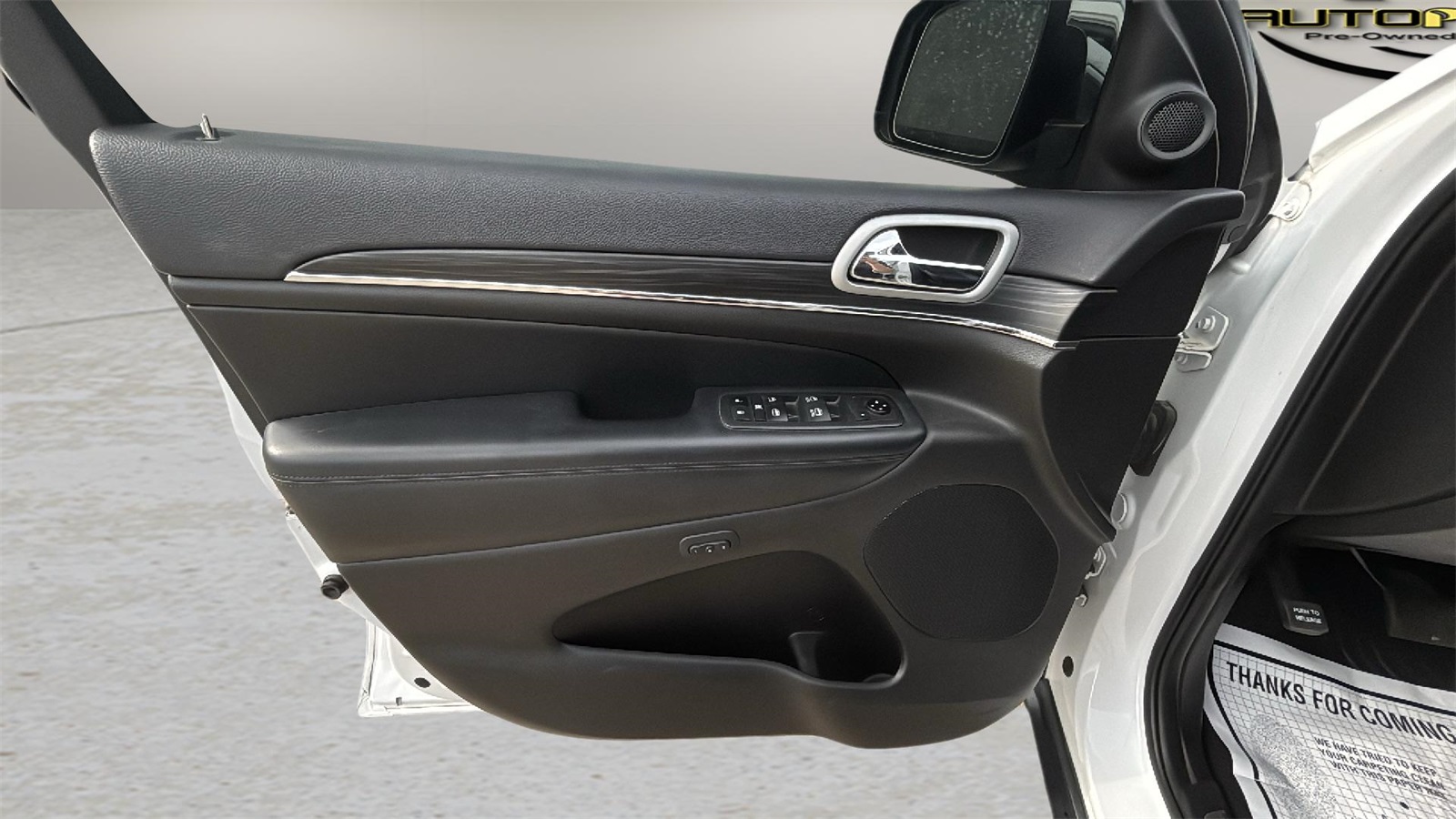 Vehicle image 20 of 22