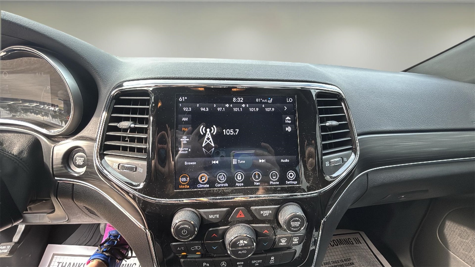 Vehicle image 7 of 22