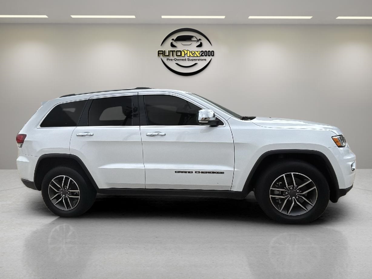 Vehicle image 3 of 22