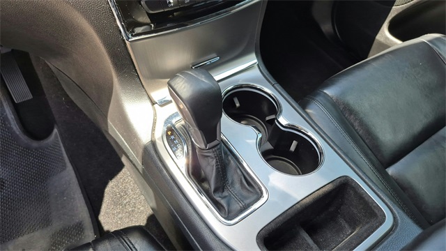Vehicle image 21 of 32