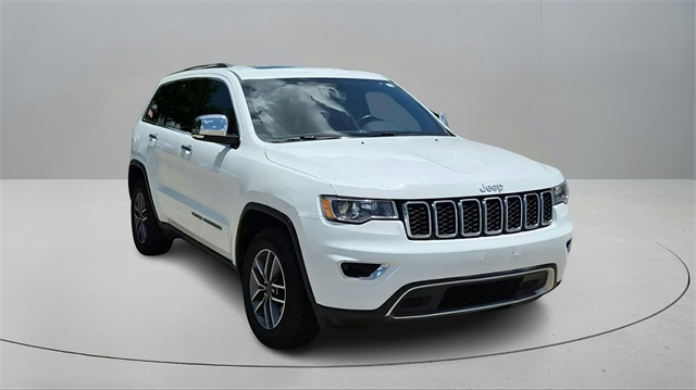 Vehicle image 3 of 32