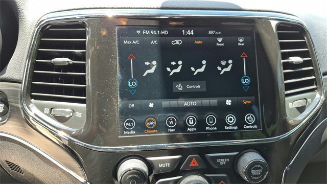 Vehicle image 19 of 32