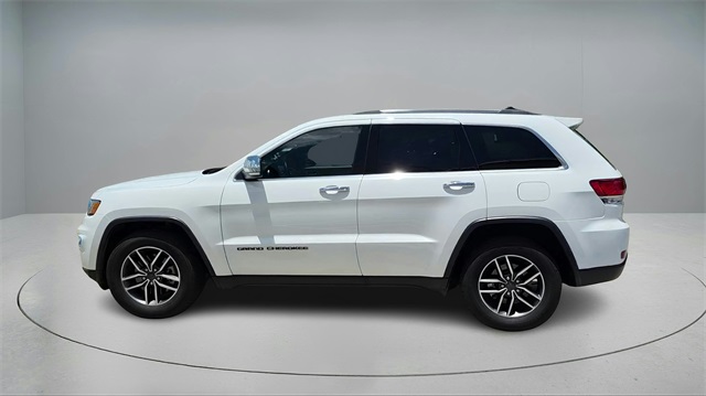 Vehicle image 8 of 32