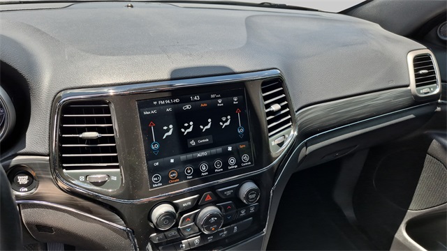 Vehicle image 20 of 32