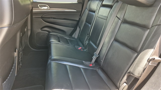 Vehicle image 13 of 32
