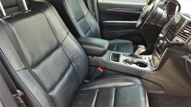 Vehicle image 11 of 32
