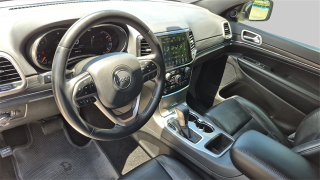Vehicle image 15 of 32