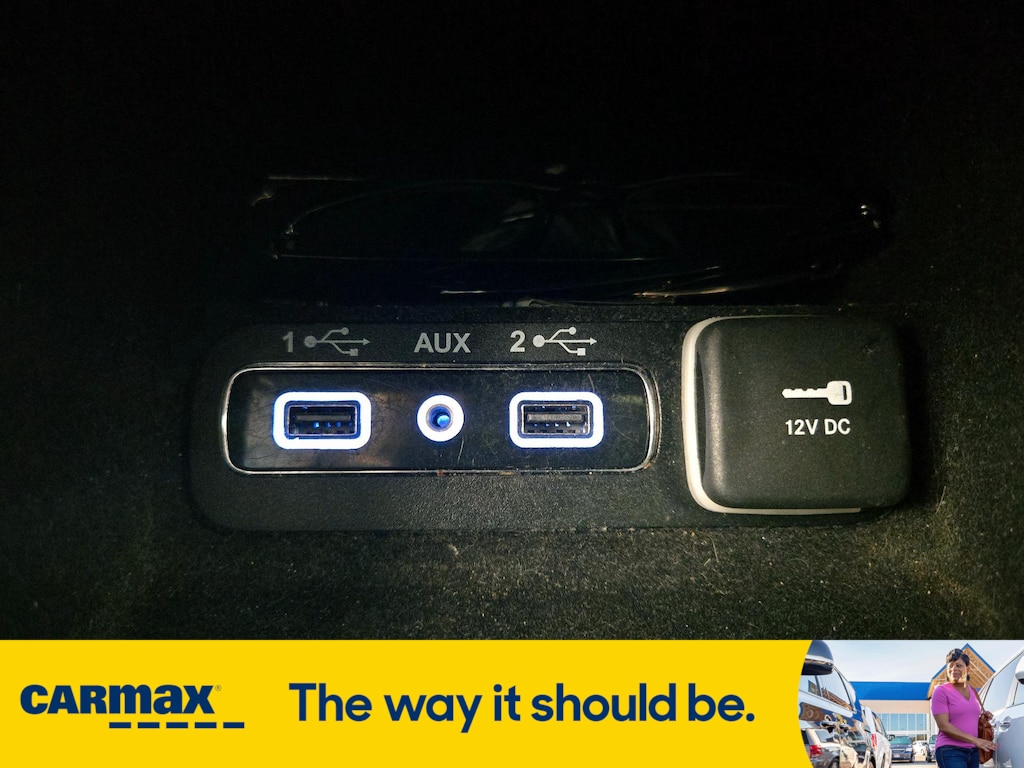 Vehicle image 24 of 29