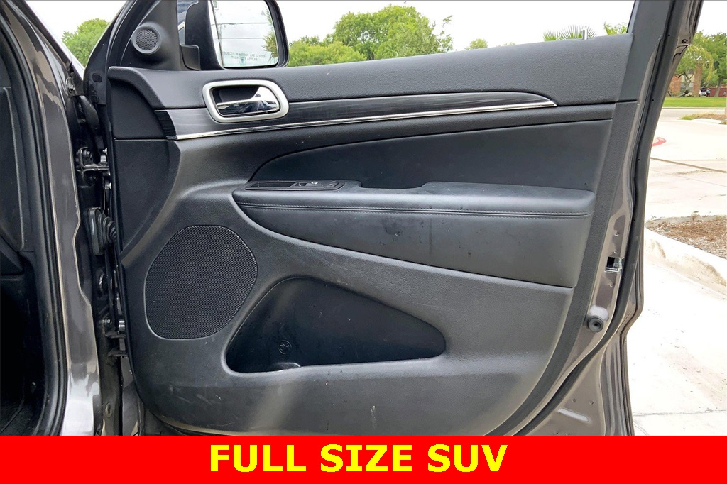 Vehicle image 18 of 24