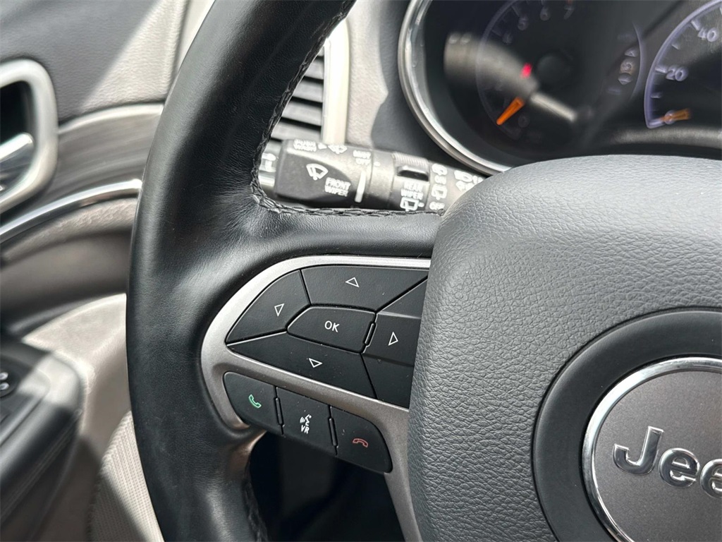 Vehicle image 21 of 31