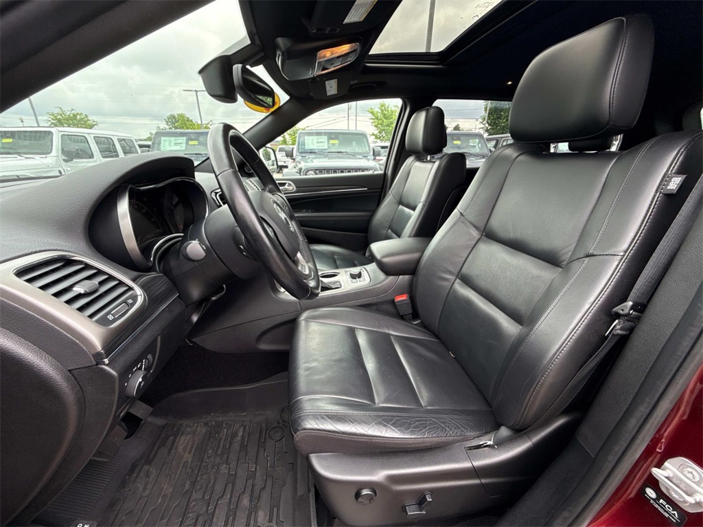 Vehicle image 14 of 31