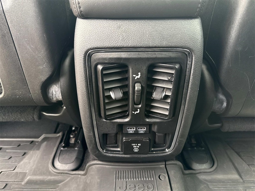 Vehicle image 19 of 31