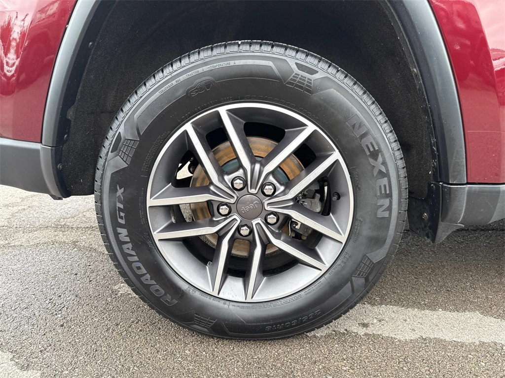 Vehicle image 10 of 31