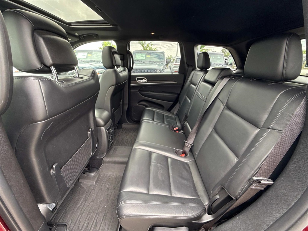Vehicle image 17 of 31