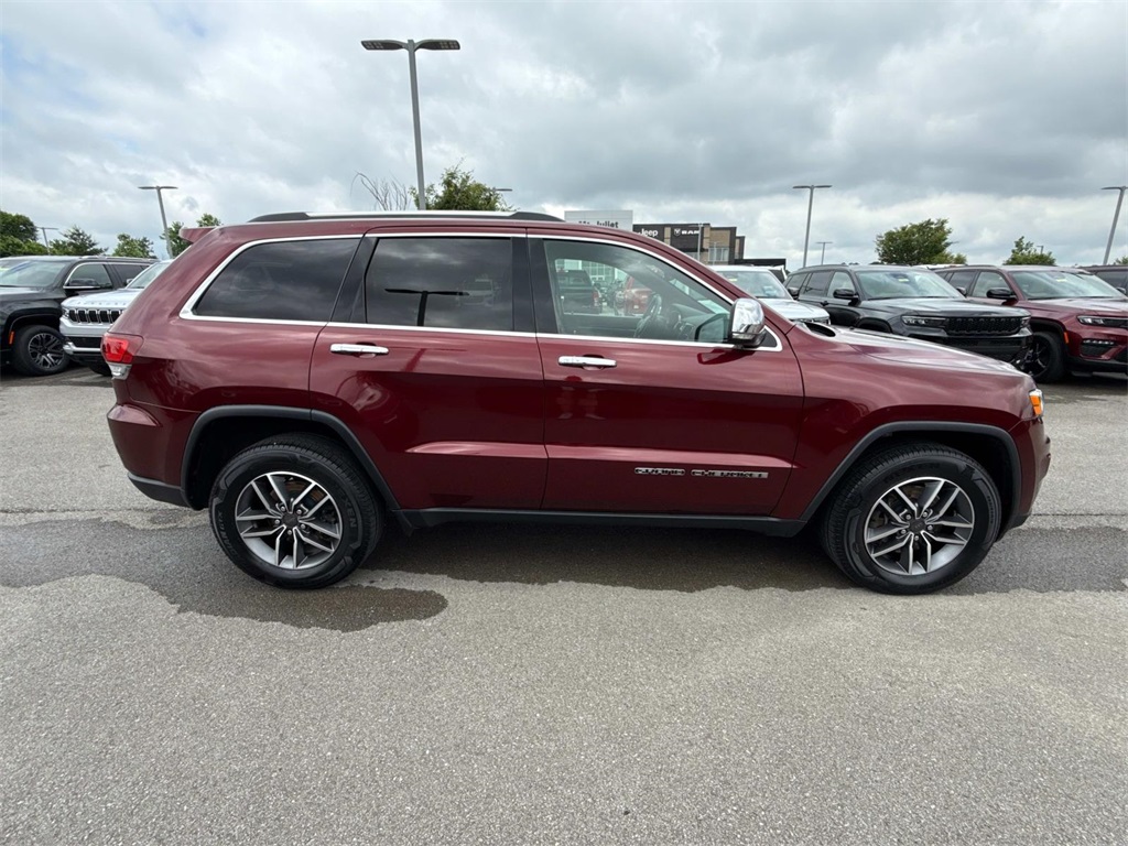 Vehicle image 4 of 31