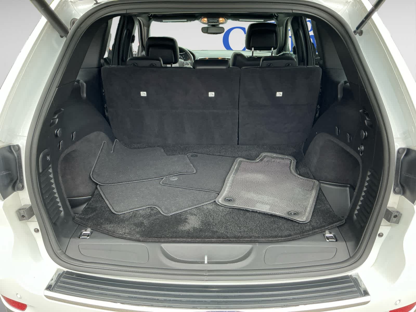Vehicle image 8 of 20