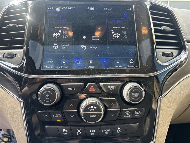 Vehicle image 17 of 27