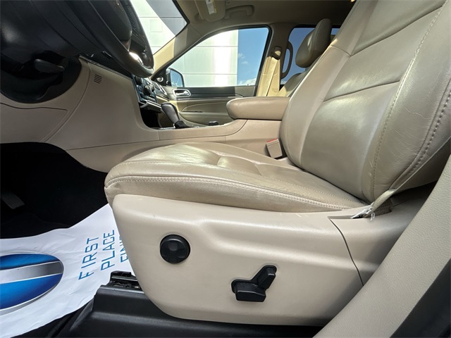 Vehicle image 14 of 27
