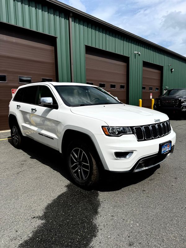 Vehicle image 3 of 13